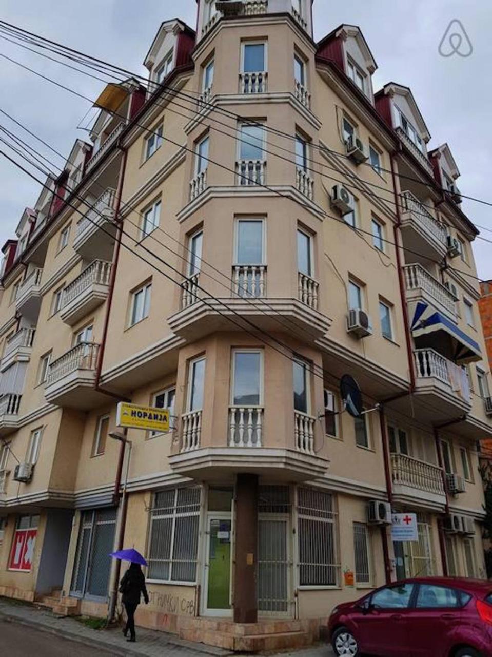 Bright Apartment Near City Center Szkopje Kültér fotó